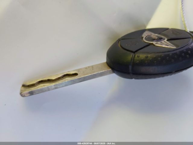 2005 MINI COOPER S WMWRH33575TK55935 Photo 10