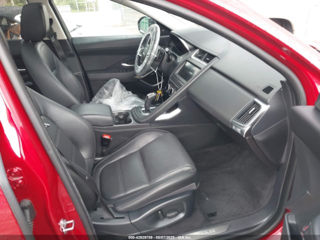 2019 JAGUAR E-PACE SADFJ2FX2K1Z47341 Photo 4