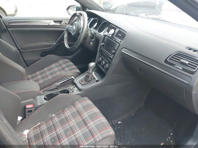 3VW447AU8JM286871 Volkswagen Golf GTI
