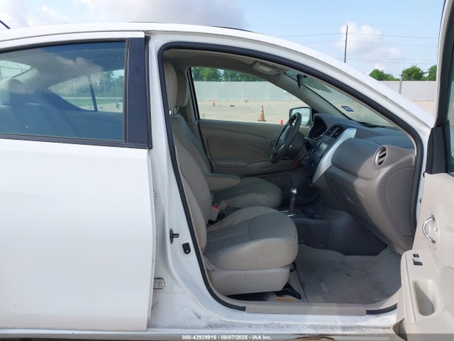 3N1CN7AP8FL901859 Nissan 2015