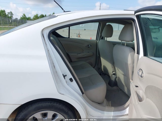 3N1CN7AP8FL901859 Nissan 2015