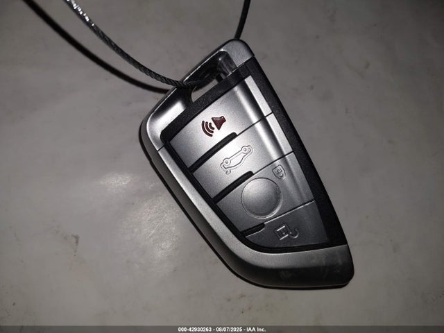 WBA3B1C55EP679165 BMW 320i