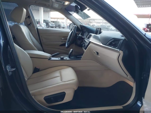 WBA3B1C55EP679165 BMW 320i