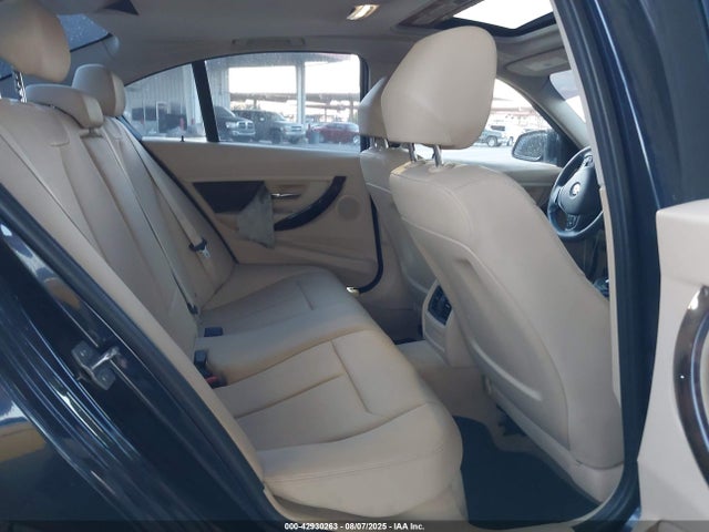 WBA3B1C55EP679165 BMW 320i