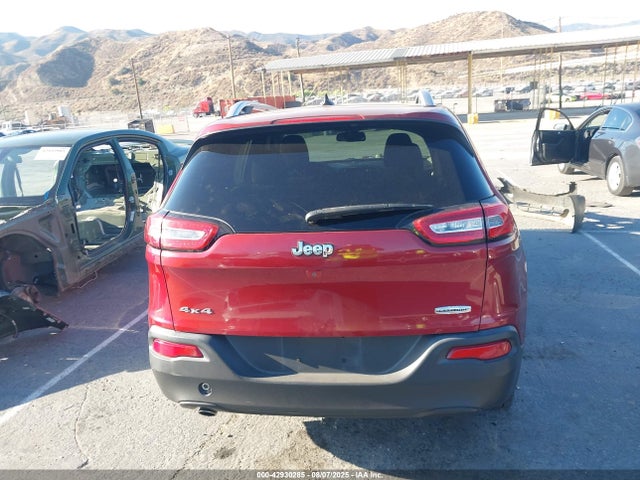 1C4PJMCB7FW702368 Jeep Cherokee