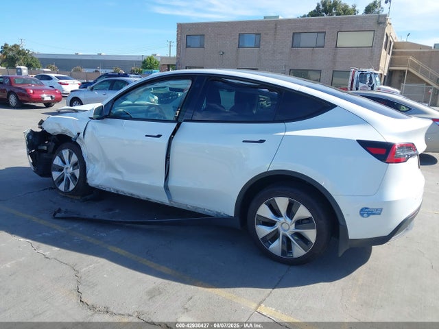2021 TESLA MODEL Y 5YJYGDEEXMF209148 Photo 2