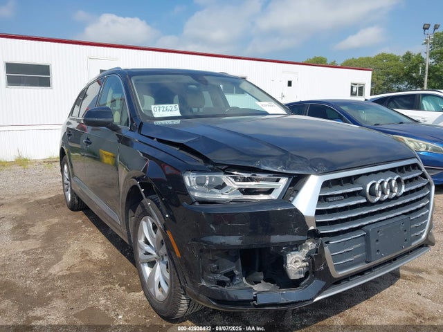 2017 AUDI Q7 WA1LAAF75HD036964 Photo 0