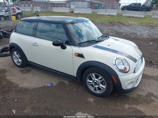 2011 MINI COOPER WMWSU3C54BT252158 Photo 0