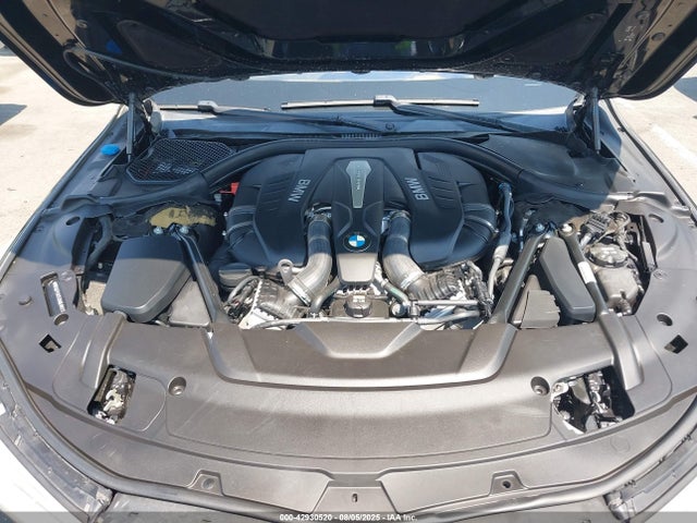 BMW 750i 2016 WBA7F0C52GGL99237 Image 10