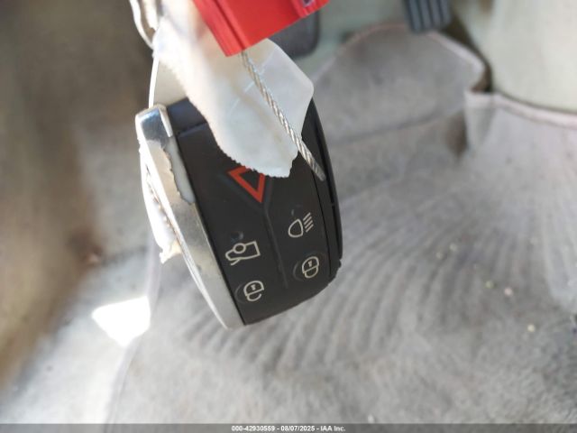 2011 JAGUAR XF SAJWA0FB2BLS14393 Photo 10