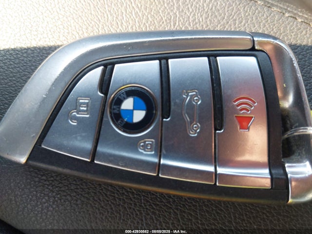 WBAJA9C51KB389068 BMW 530e