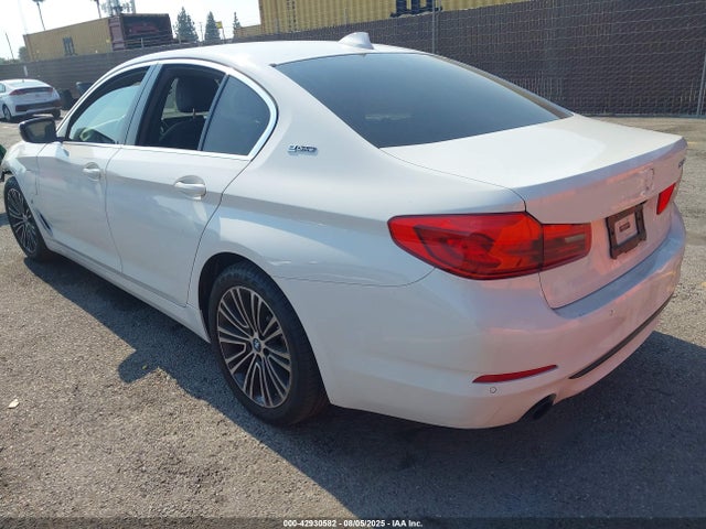 WBAJA9C51KB389068 BMW 530e