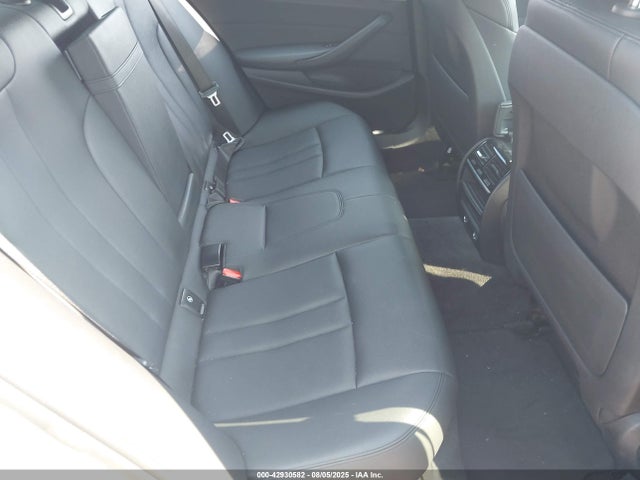 WBAJA9C51KB389068 BMW 530e