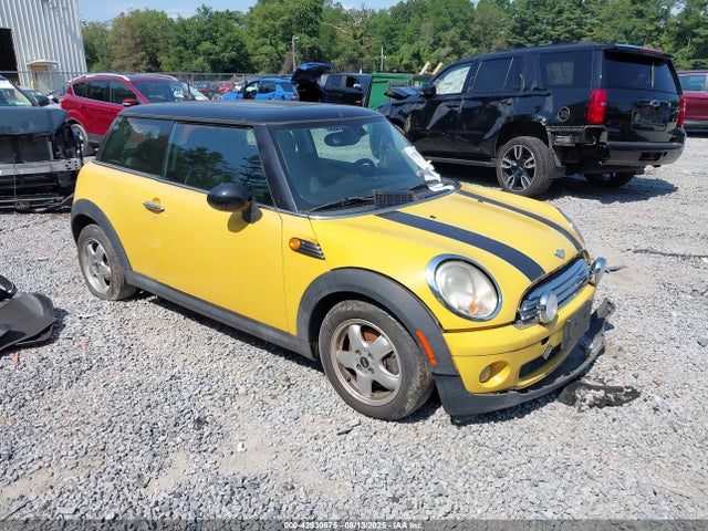 2008 MINI COOPER WMWMF335X8TT59355 Photo 0