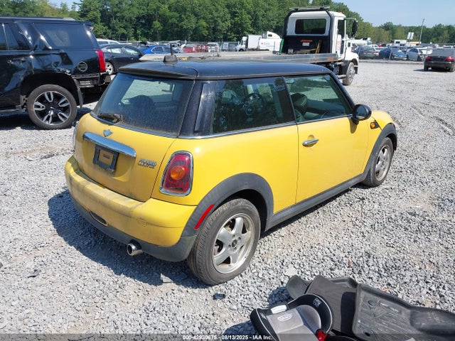 2008 MINI COOPER WMWMF335X8TT59355 Photo 3