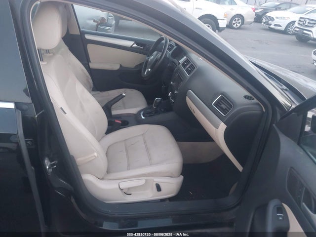 3VWD07AJ0EM386597 Volkswagen 2014