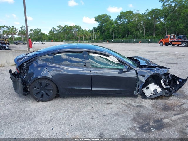 5YJ3E1EAXRF826830 Tesla MODEL 3