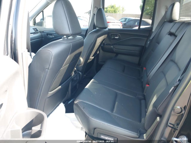 Honda j35y6 2017 5FPYK3F79HB008864 Image 8
