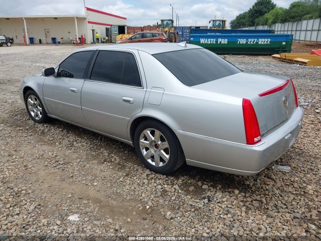 2011 CADILLAC DTS 1G6KD5E66BU123288 Photo 2