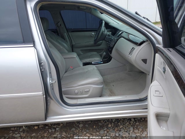2011 CADILLAC DTS 1G6KD5E66BU123288 Photo 4