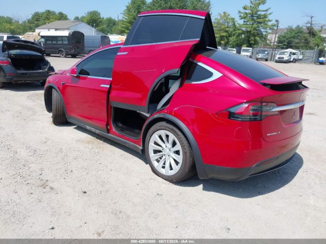 2017 TESLA MODEL X 5YJXCBE27HF066165 Photo 2