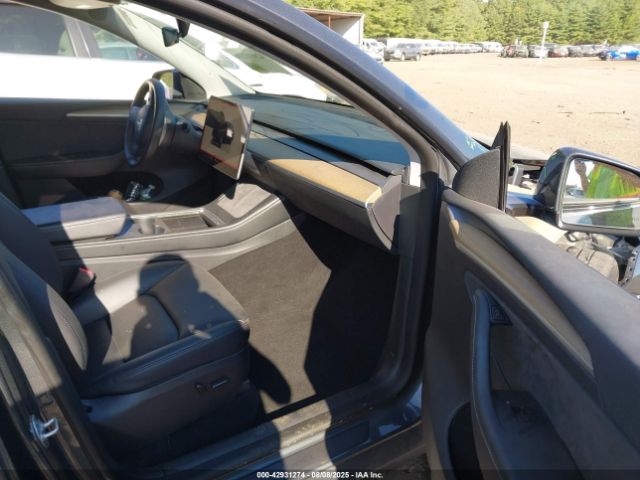2023 TESLA MODEL Y 7SAYGDEE9PA034329 Photo 4