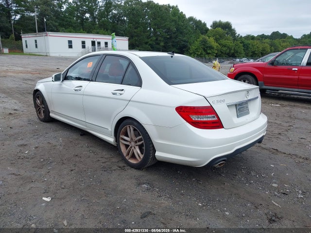 Mercedes-Benz C-Class 2014 WDDGF8AB3ER319087 Image 3