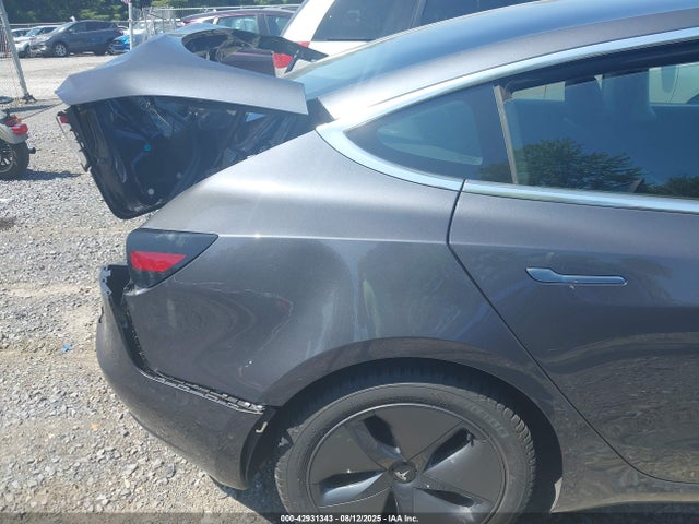 5YJ3E1EA1KF396191 Tesla 2019
