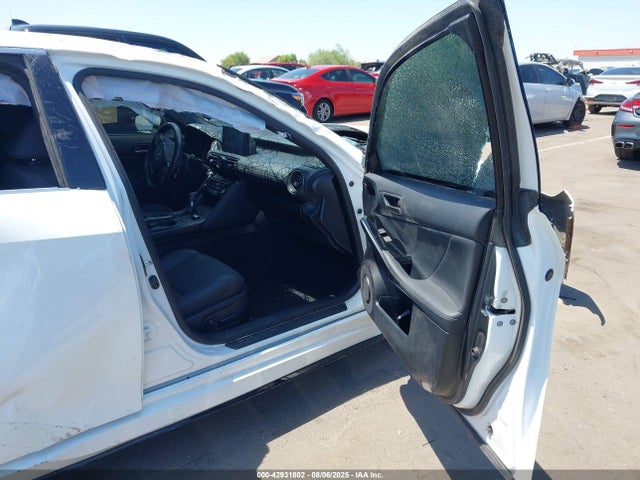 JTHBA1D22R5130917 Lexus 8ar-fts
