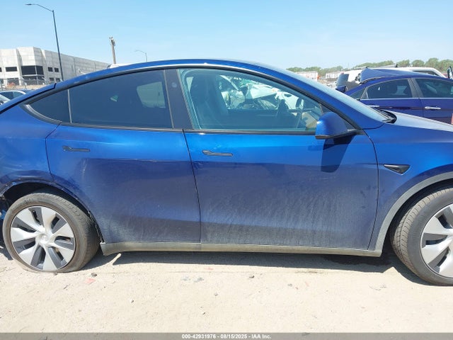 7SAYGAEE8PF935001 Tesla Model Y