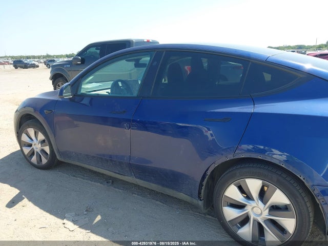 7SAYGAEE8PF935001 Tesla Model Y