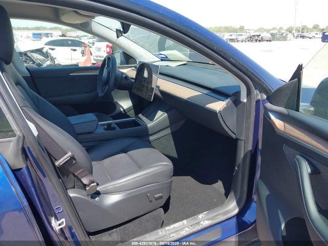 7SAYGAEE8PF935001 Tesla Model Y