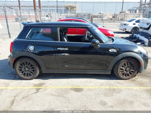 Mini 2016 2016 WMWXP7C52G2A42887 Image 14