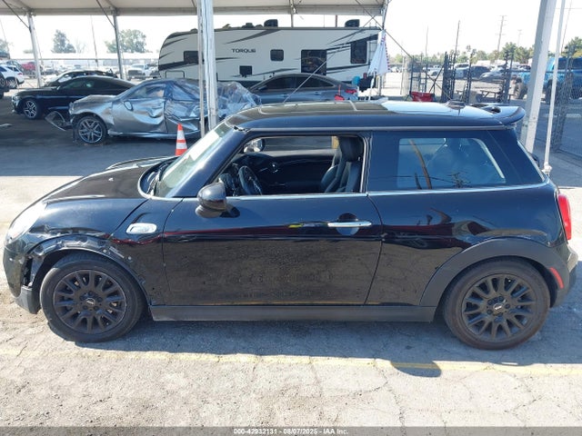 Mini 2016 2016 WMWXP7C52G2A42887 Image 15