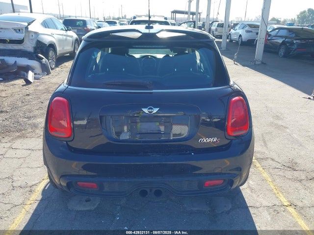 Mini 2016 2016 WMWXP7C52G2A42887 Image 17