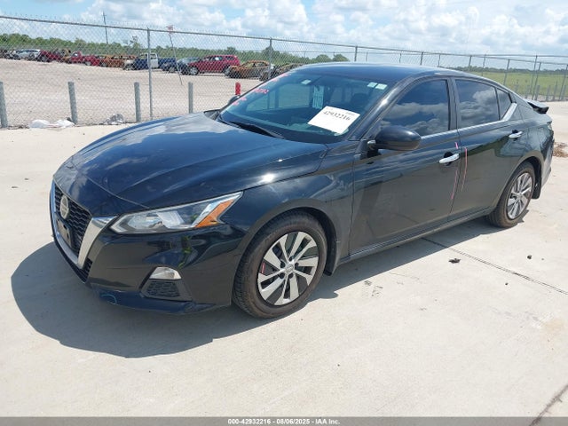 Nissan 2019 2019 1N4BL4BV3KC141961 Image 2