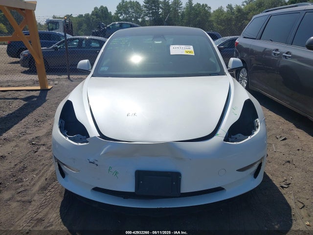 5YJ3E1EB0NF189742 Tesla 2022