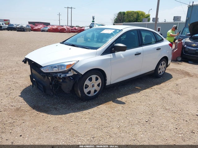 Ford Focus 2016 1FADP3E24GL372254 Image 2