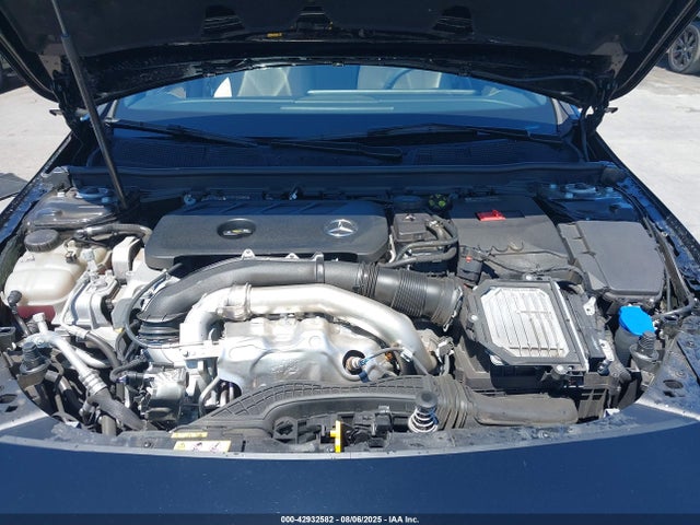 W1K5J4GB9SN500395 Mercedes-Benz m260