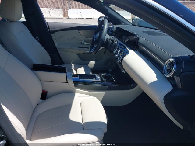 W1K5J4GB9SN500395 Mercedes-Benz m260