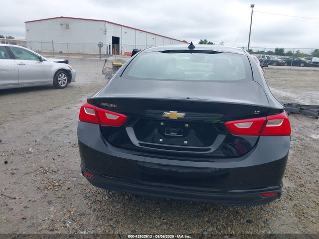 Продаж на аукціоні авто 2018 Chevrolet Malibu Lt, vin: 1G1ZD5ST8JF213947, номер лоту: 42932612