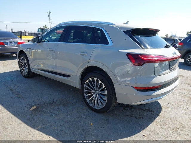 2019 AUDI E-TRON WA1VAAGE1KB024223 Photo 2