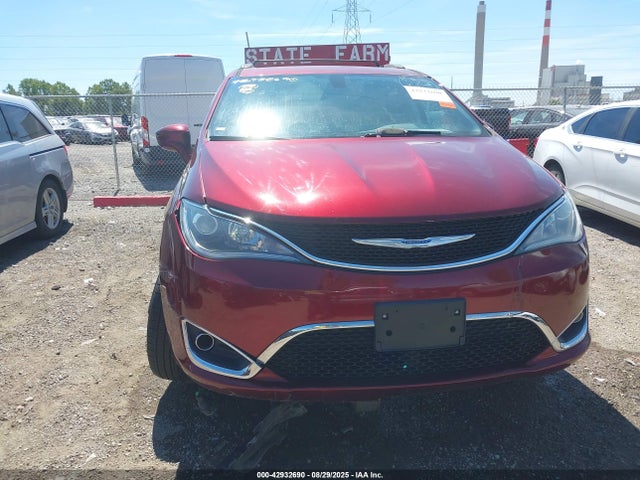 2017 Chrysler Pacifica Touring-l მანქანა იყიდება აუქციონზე, vin: 2C4RC1BG8HR534153, აუქციონის ნომერი: 42932690