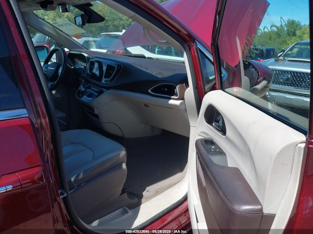 2017 Chrysler Pacifica Touring-l მანქანა იყიდება აუქციონზე, vin: 2C4RC1BG8HR534153, აუქციონის ნომერი: 42932690