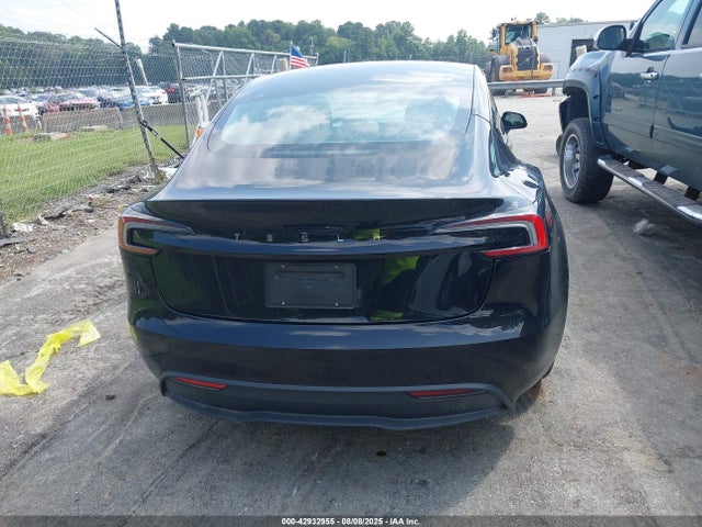 5YJ3E1EA7SF967182 Tesla 2025
