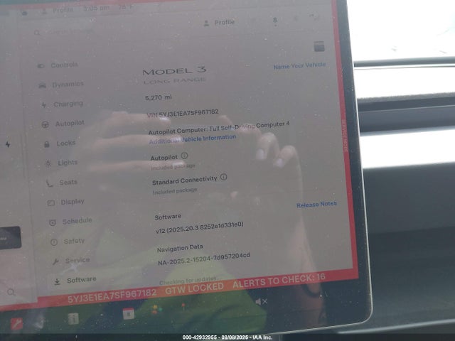 5YJ3E1EA7SF967182 Tesla 2025