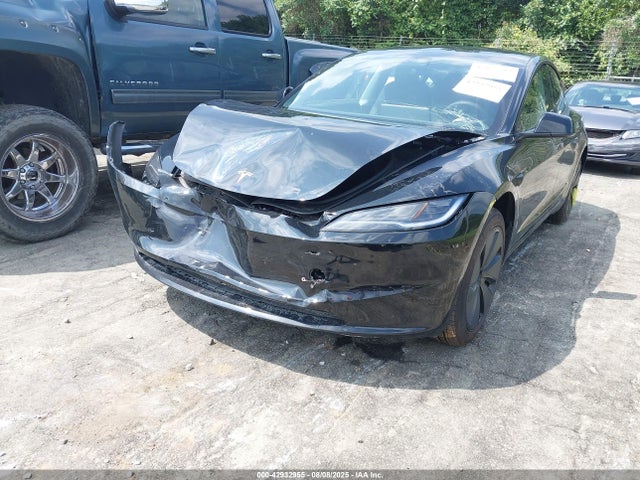 5YJ3E1EA7SF967182 Tesla 2025