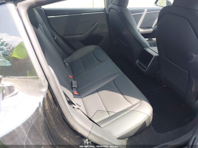 5YJ3E1EA7SF967182 Tesla 2025