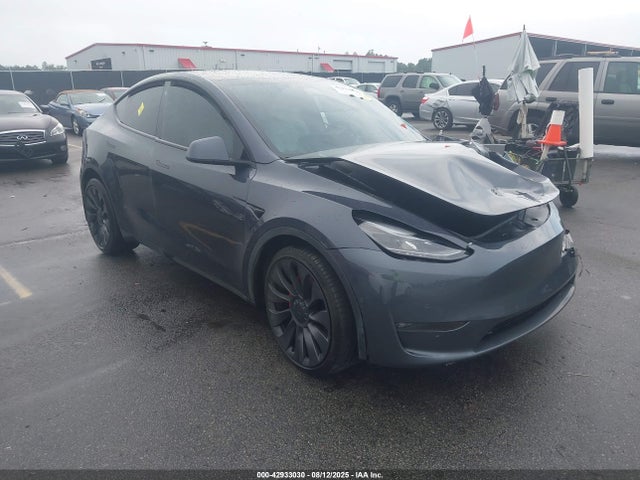 2021 TESLA MODEL Y 5YJYGDEF5MF303401 Photo 0