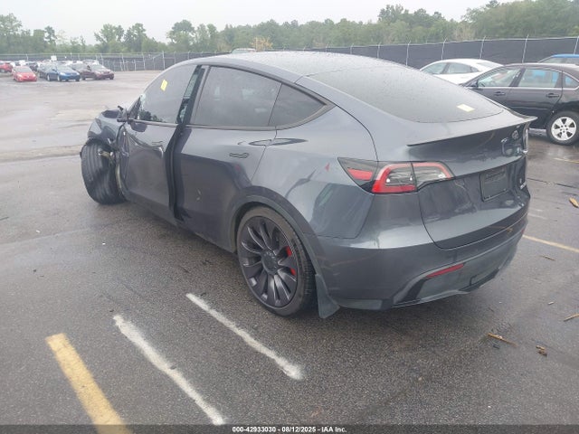 2021 TESLA MODEL Y 5YJYGDEF5MF303401 Photo 2